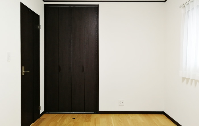 各部屋に収納スペースがあります