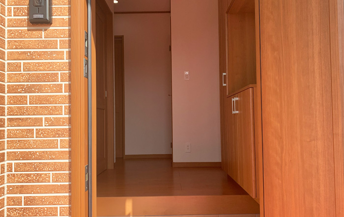 玄関ホールから各お部屋にいけます